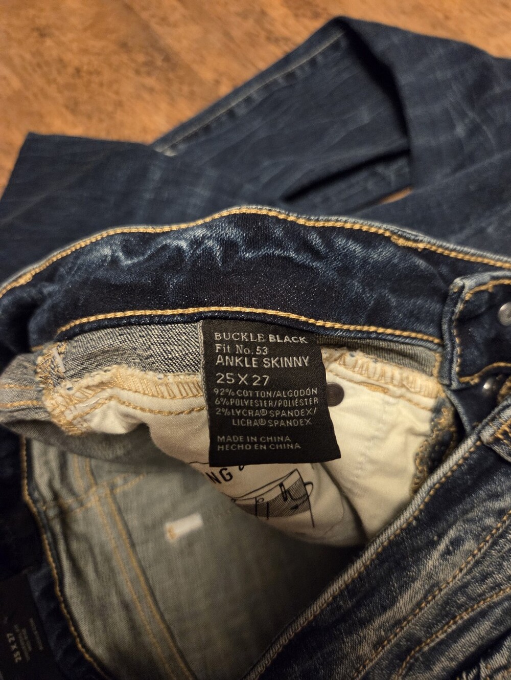 Buckle Women's Skinny Jeans - Dark Indigo Blue - Picture 3 of 5